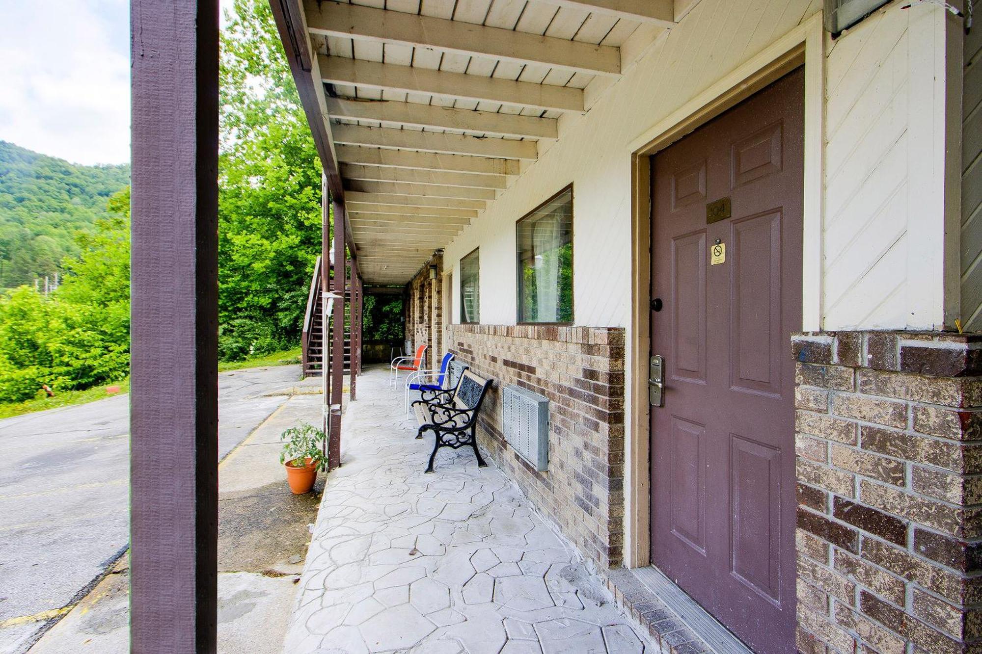 Oyo Hotel Chapmanville Inn, Wv - Hwy 119 외부 사진